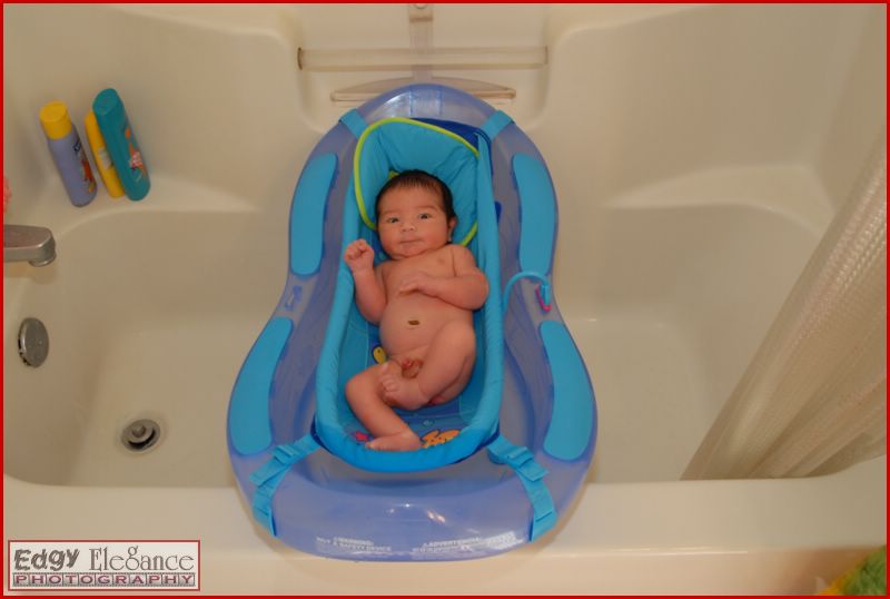 calvin-first-bath-20071012-003.jpg