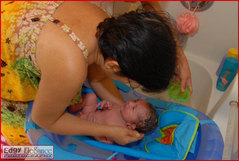 calvin-first-bath-20071012-012.jpg