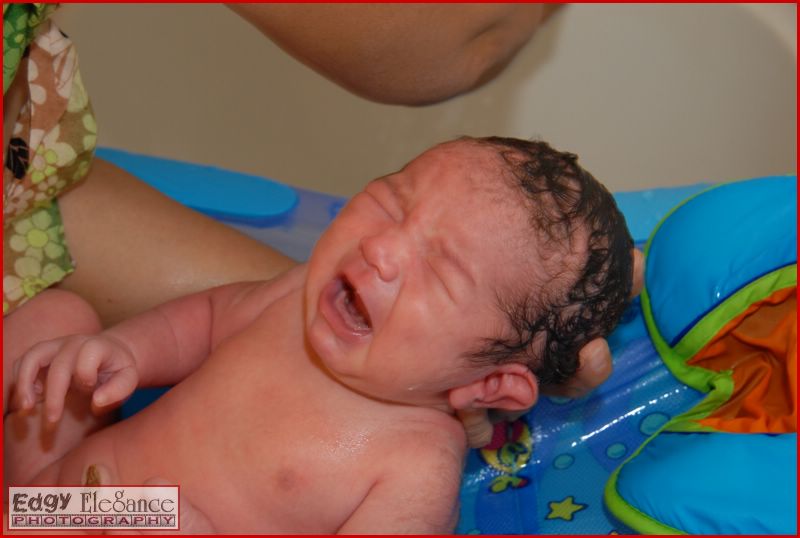 calvin-first-bath-20071012-014.jpg