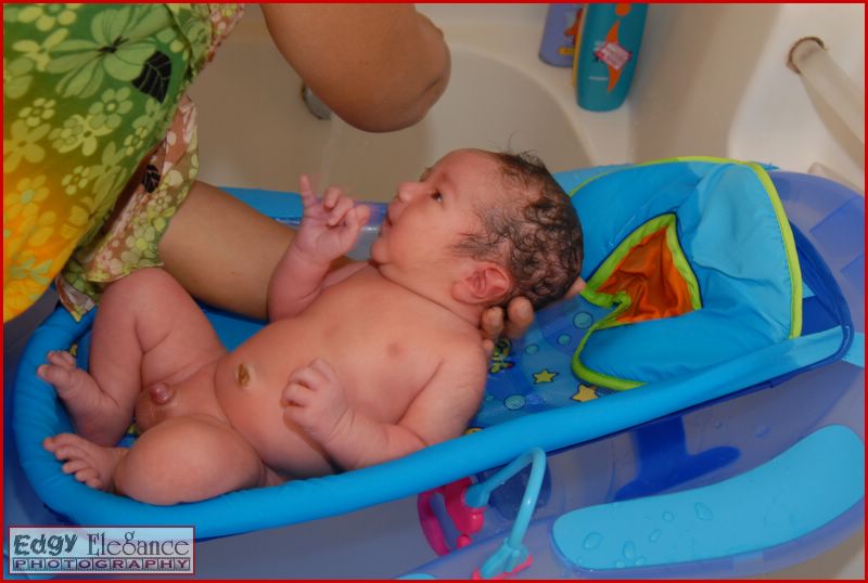 calvin-first-bath-20071012-015.jpg