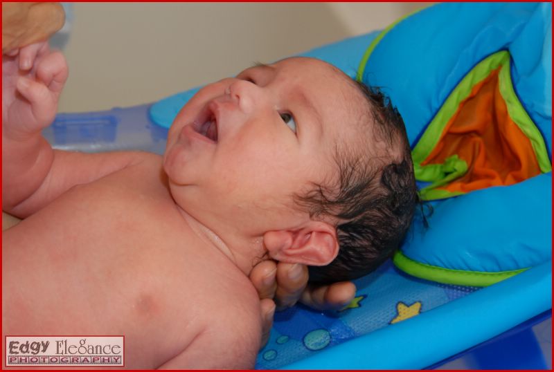 calvin-first-bath-20071012-017.jpg