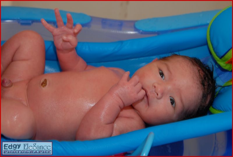 calvin-first-bath-20071012-024.jpg