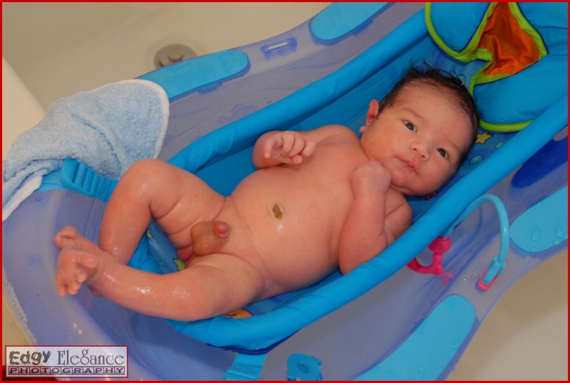 calvin-first-bath-20071012-036.jpg