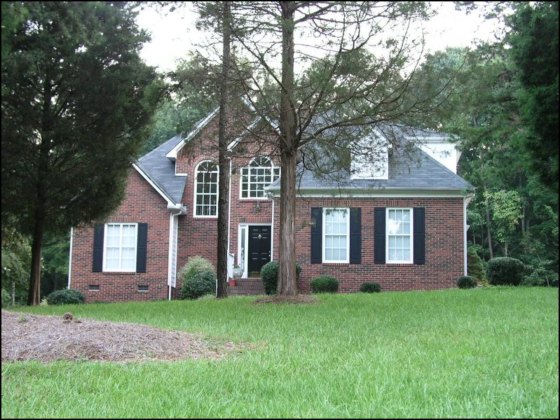 house-10318-edwards-place-02.jpg