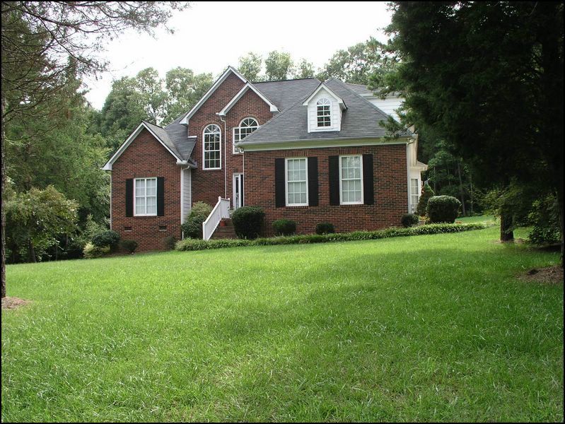 house-10318-edwards-place-06.jpg