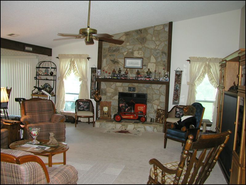 house-6200-elkington-06.jpg