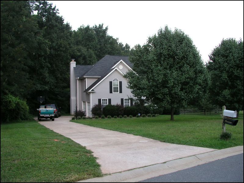 house-9828-edwards-place-02.jpg